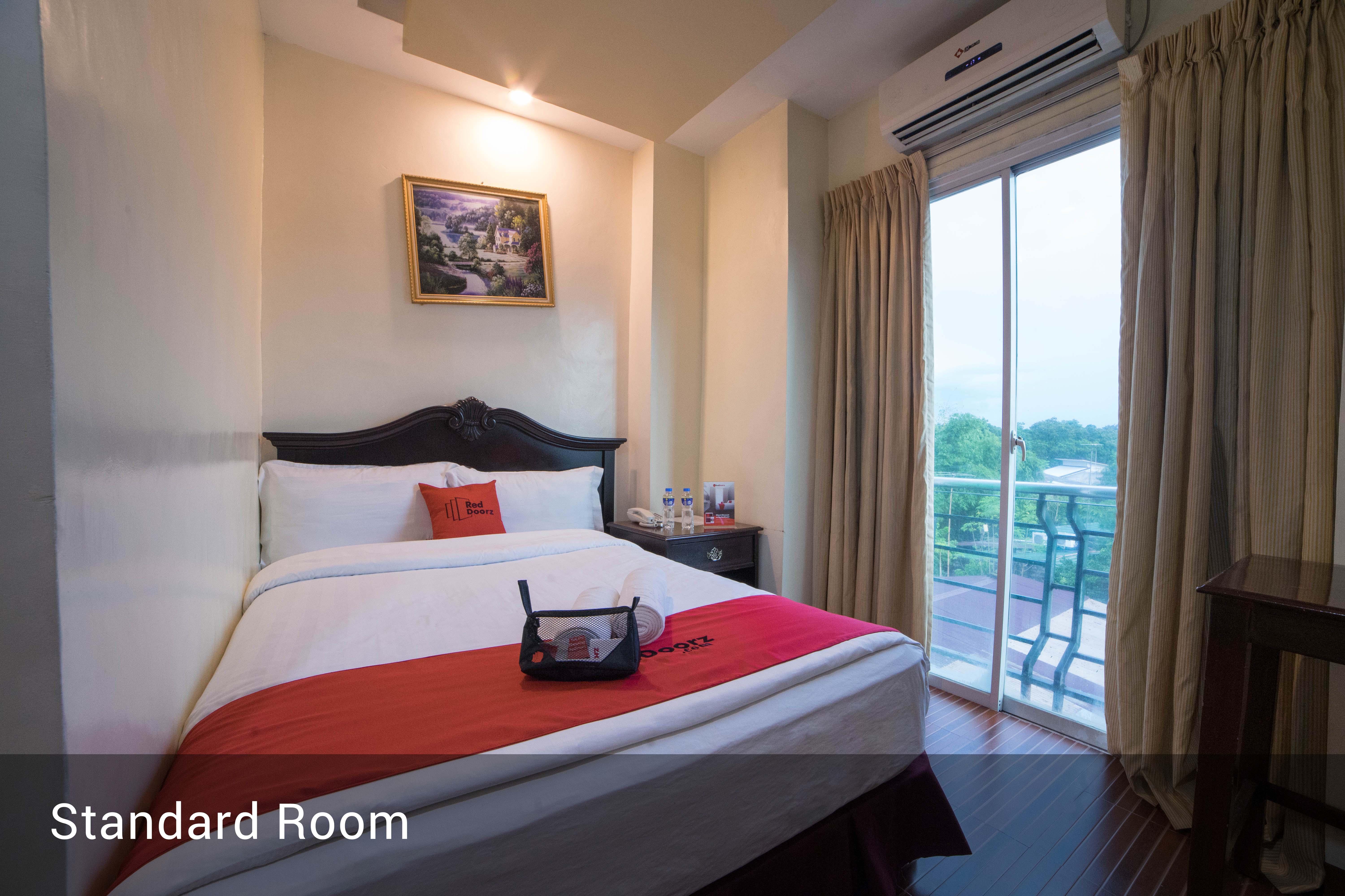 RedDoorz Plus @ Balibago Angeles City Exterior foto