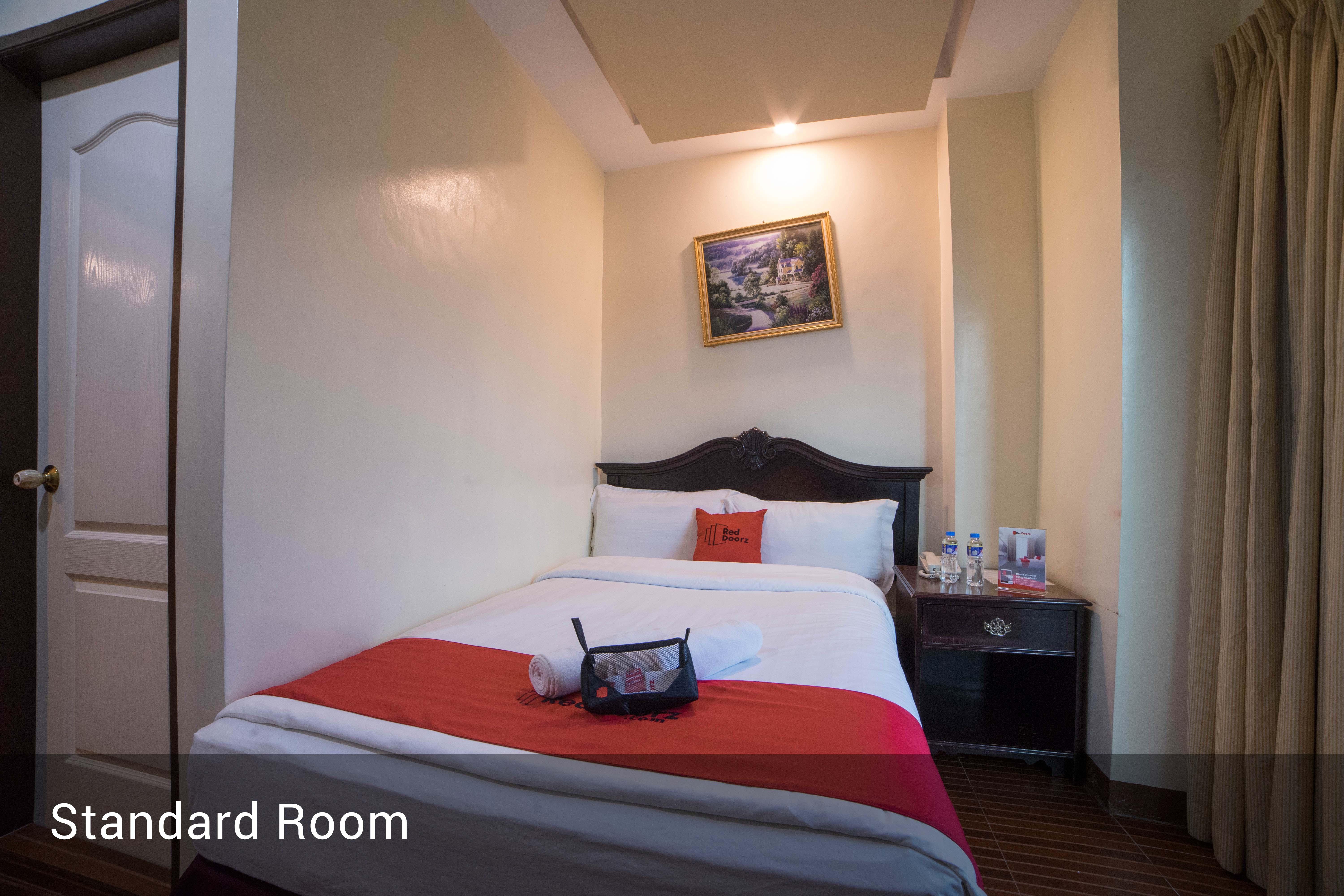 RedDoorz Plus @ Balibago Angeles City Exterior foto