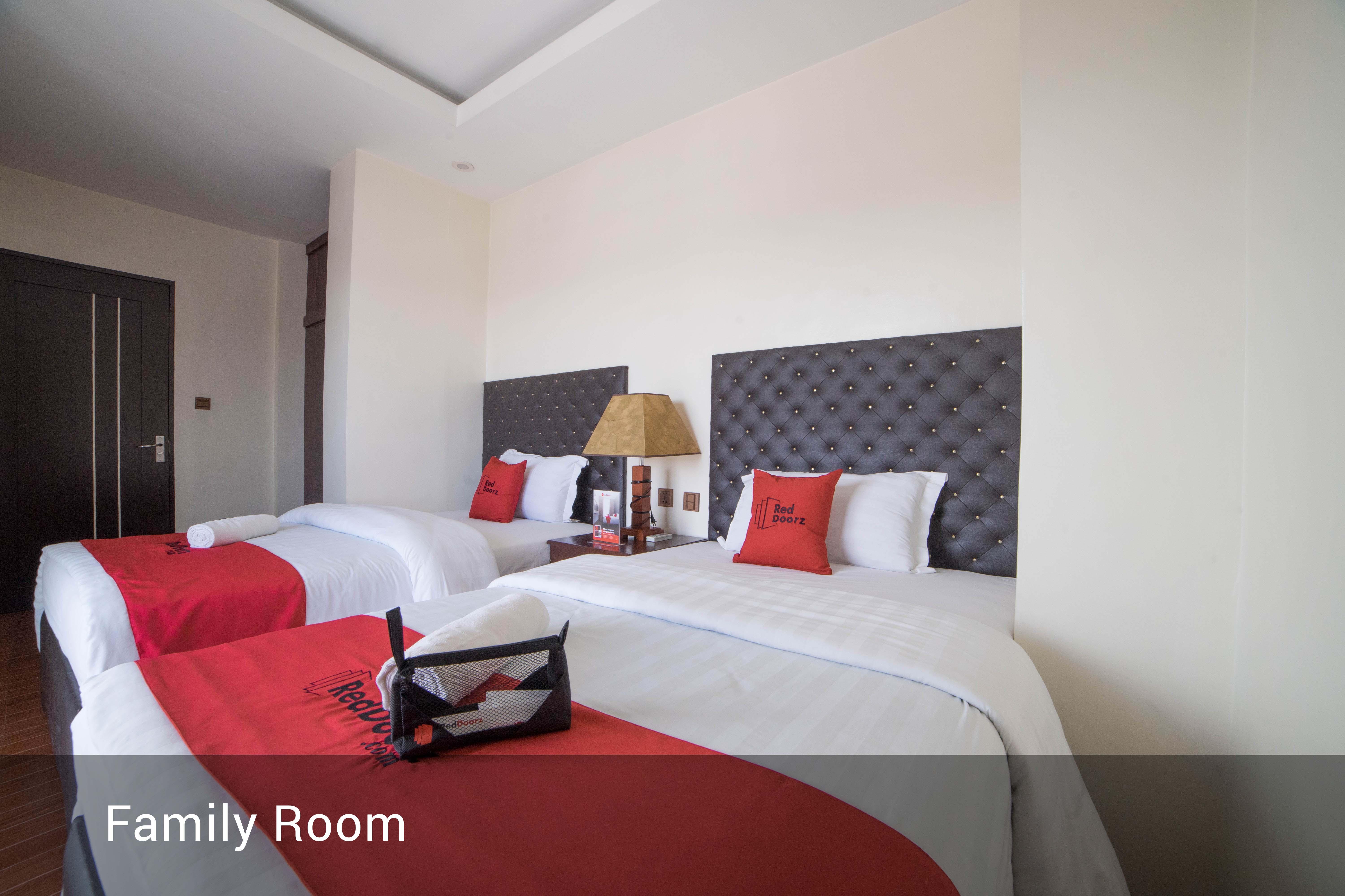 RedDoorz Plus @ Balibago Angeles City Exterior foto