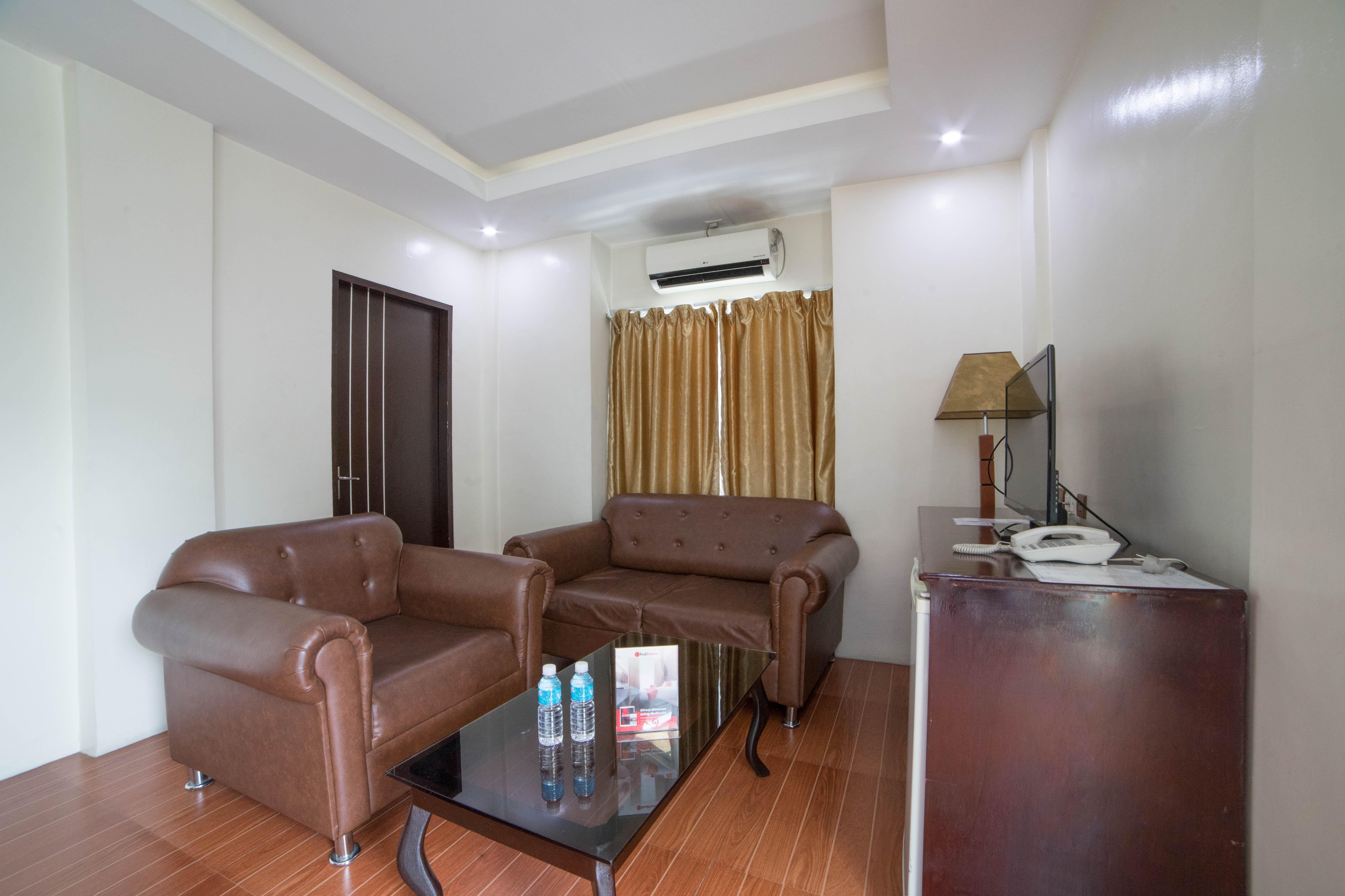RedDoorz Plus @ Balibago Angeles City Exterior foto
