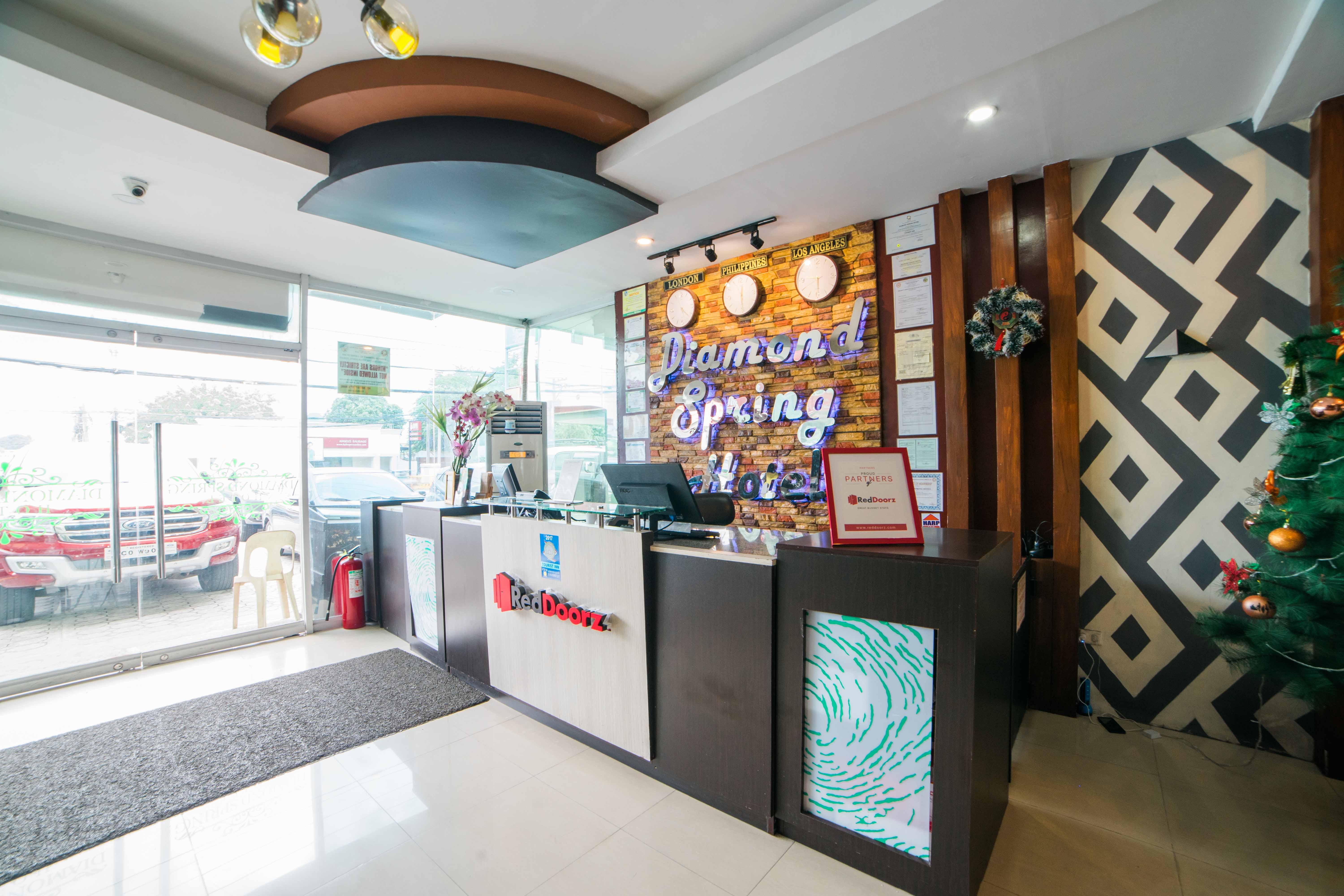 RedDoorz Plus @ Balibago Angeles City Exterior foto